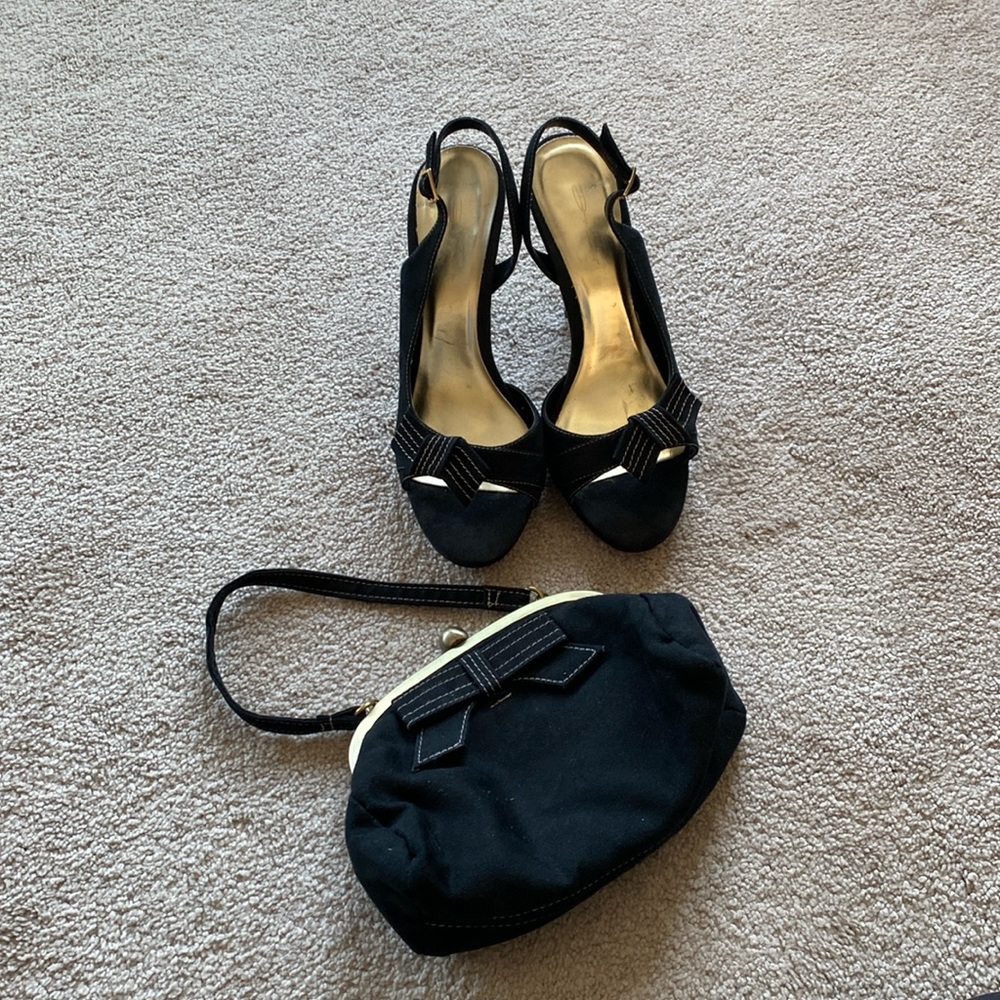 Ladies black suede shoes with bow and matching handbag. Size US9 in excellent